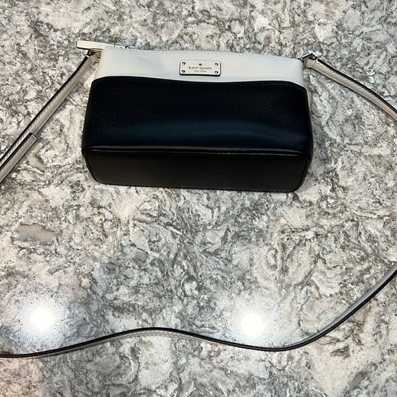 Kate Spade Crossbody - Picture 2 of 10